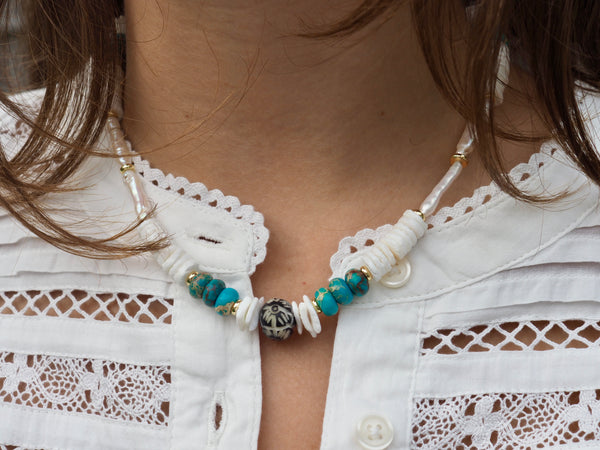 RIVER WHITE - TURQUOISE - BLACK - BEADED NECKLACE