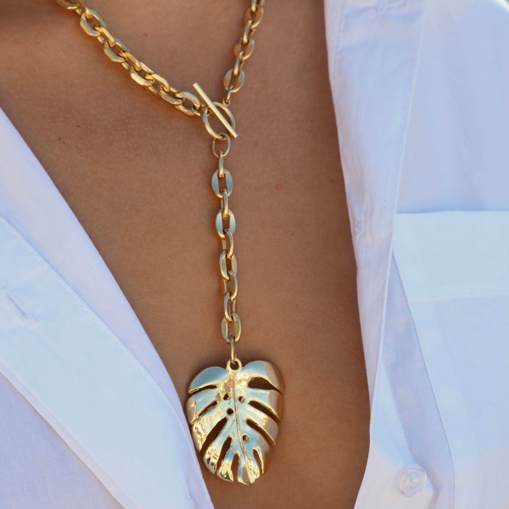 COLE MONSTERA LEAF TOGGLE  DROP NECKLACE