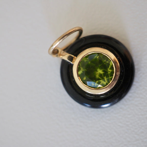 BROOKLYN PERIDOT STONE DISC PENDANT