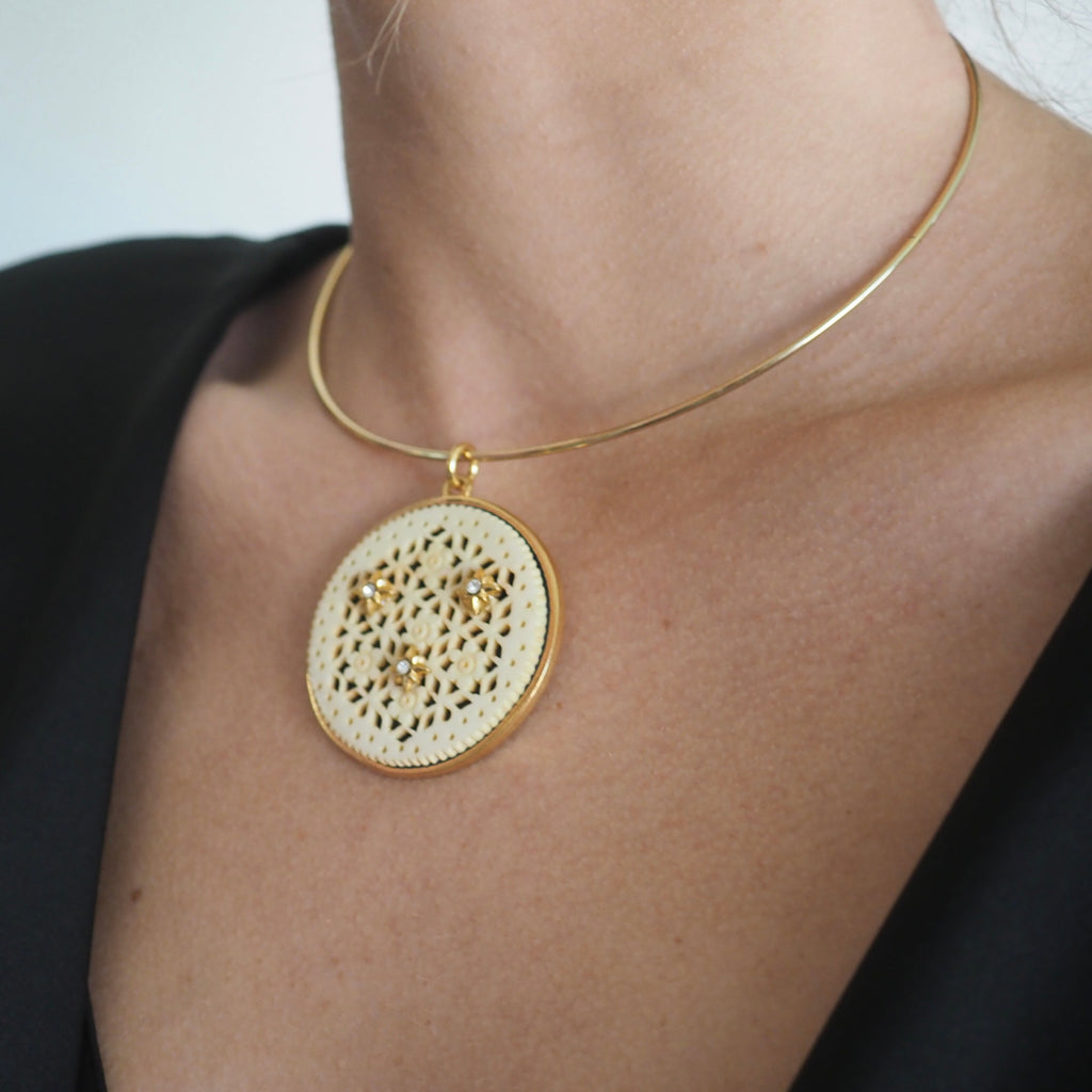 CARSON IVORY DISC NECKLACE