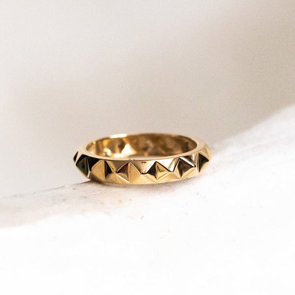 LUCIE GOLD PYRAMID RING